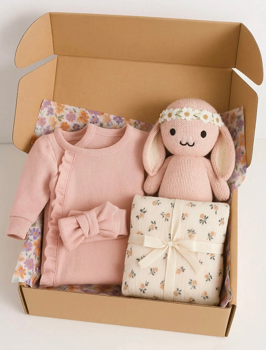 Offrir un coffret cadeau bébé rempli de douceur : nos conseils