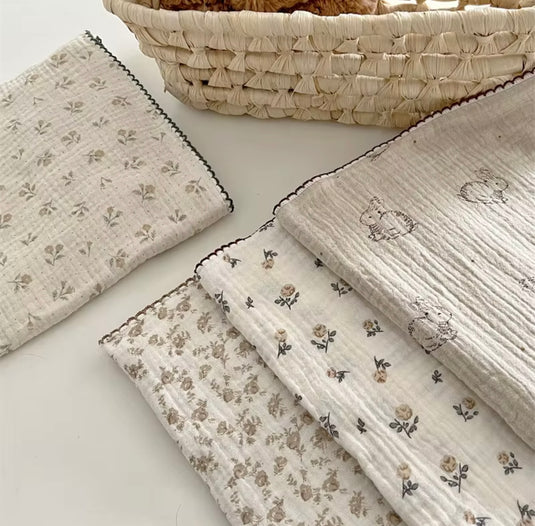 Mousseline bébé florale vintage 100% coton – Kaki Lilas