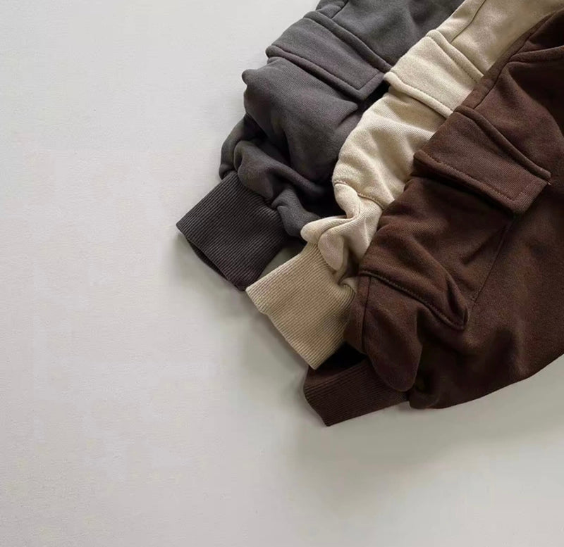 Chargez l&#39;image dans la visionneuse de la galerie, Pantalon enfant avec poche en coton doux et confortable – Modèle Kali
