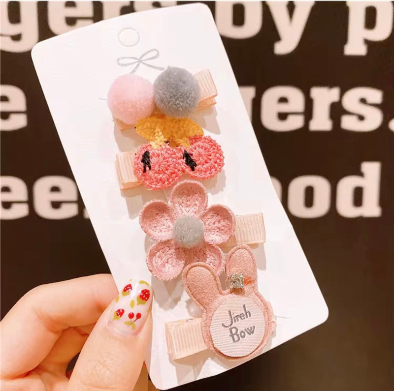 Load image into Gallery viewer, Pack of 3 or 4 cute baby girl hair clips – Kali May
