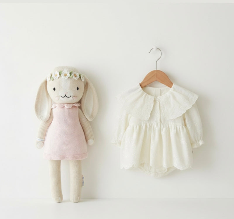 Load image into Gallery viewer, Baby girl cotton romper with embroidered lace collar – last one

