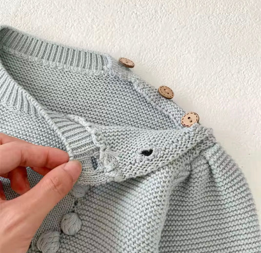 ✨ Pull bébé fille en coton doux avec cœur brodé – Kaki Lilas