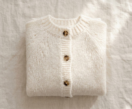 Cardigan intemporel ivoire en tricot pour bébé et fille – Automne-Hiver