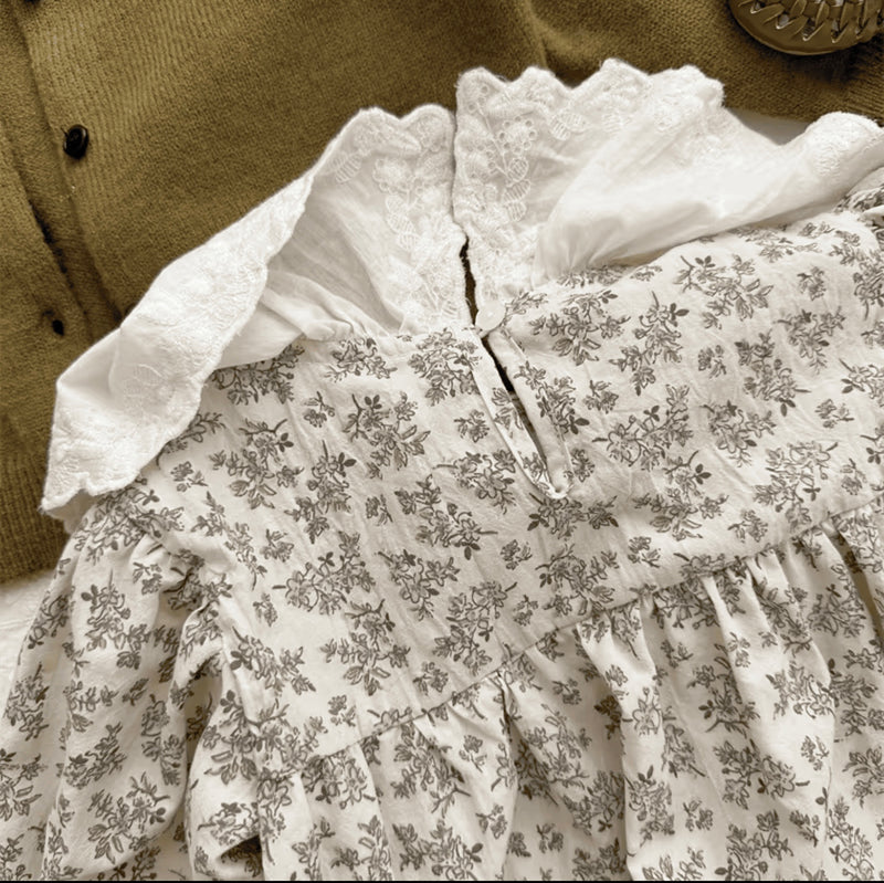 Chargez l&#39;image dans la visionneuse de la galerie, Robe bébé fille à fleurs beiges et bleues – Modèle Kali en coton doux
