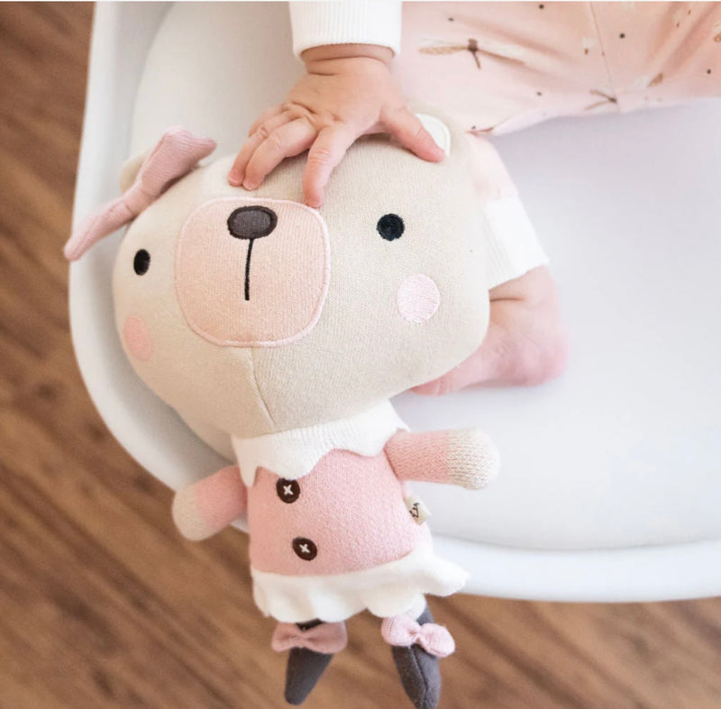Chargez l'image dans la visionneuse de la galerie, Peluche faite mains en coton bio Frankie bear et l’infirmière ours
