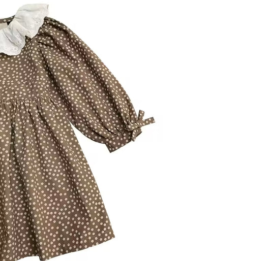 Robe bébé fille fleurie d’automne – Modèle Kali en coton doux et élégant