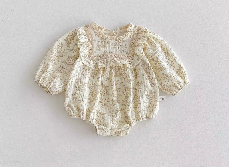 Load image into Gallery viewer, Fleur de Lin Baby Gift Set
