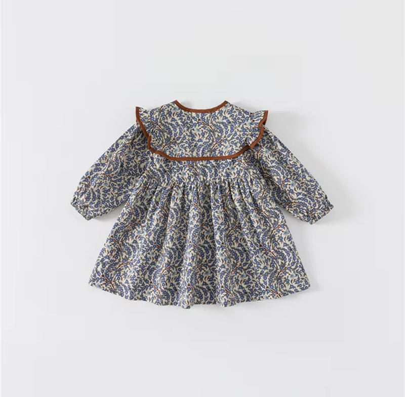 Chargez l&#39;image dans la visionneuse de la galerie, Robe fille bleu foncé avec col brun – Modèle Kali en coton doux
