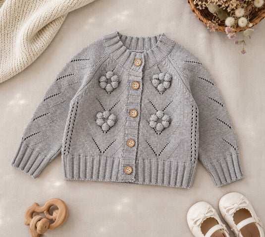 Cardigan Marguerite en tricot gris pour fille – Automne-Hiver