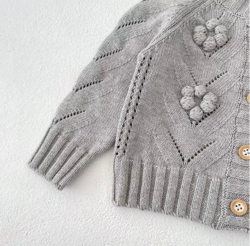 Chargez l'image dans la visionneuse de la galerie, Cardigan Marguerite en tricot gris pour fille – Automne-Hiver
