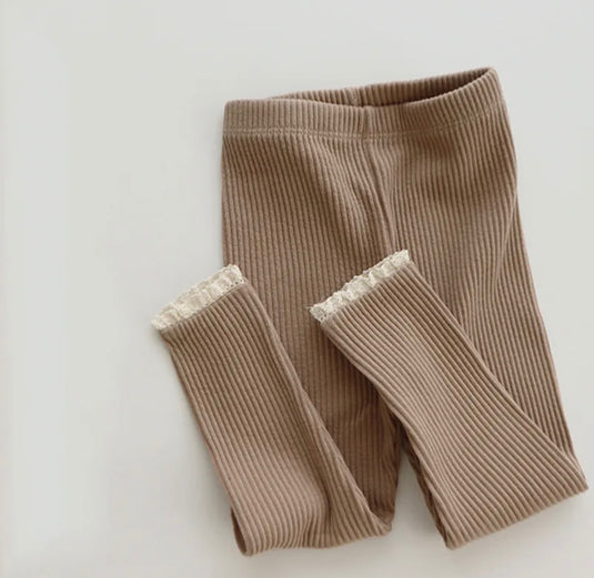 Leggings bébé et enfant en coton doux avec délicate finition dentelle – Kaki Lilas