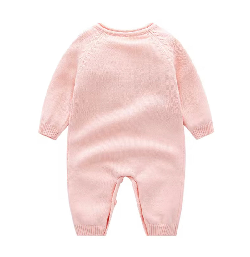 Chargez l'image dans la visionneuse de la galerie, Barboteuse bébé fille en tricot de coton rose brodé motif floral avec bonnet – Kali
