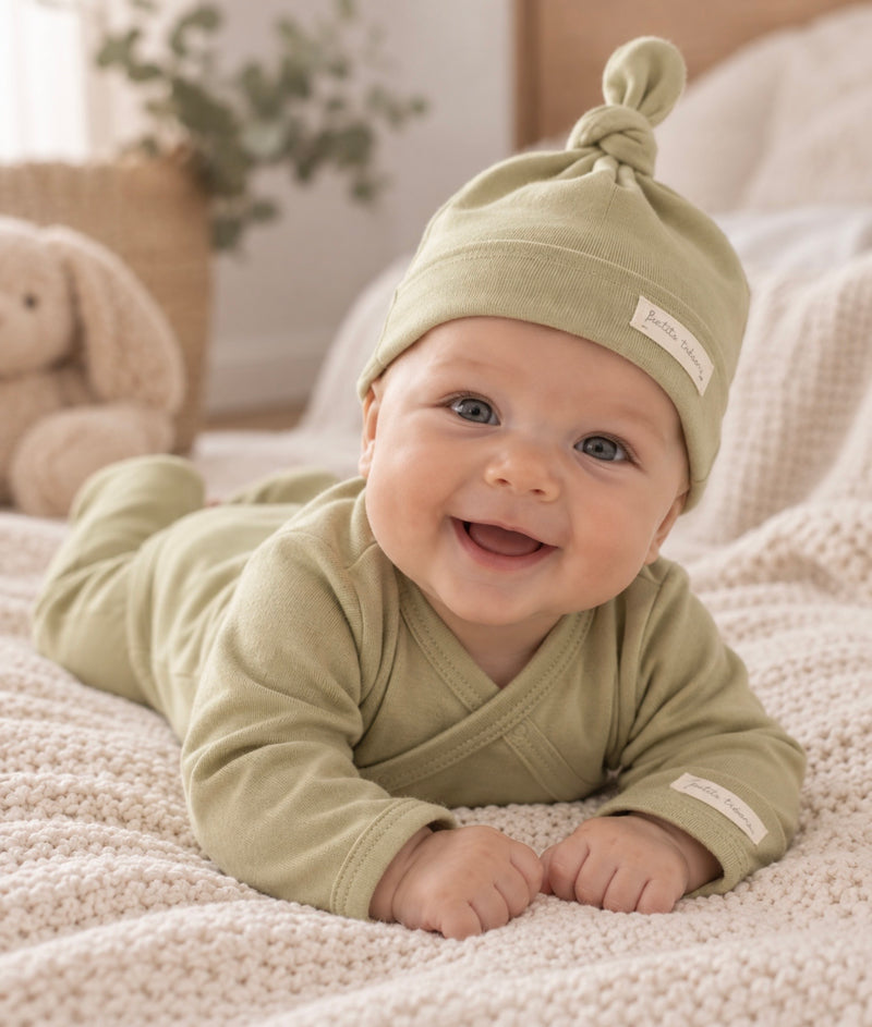 Chargez l'image dans la visionneuse de la galerie, Grenouillère pour bébé avec bonnet en coton bio
