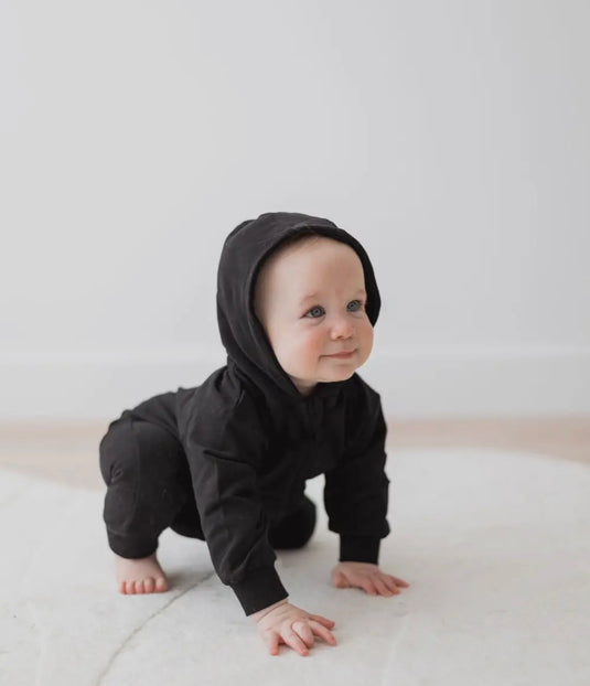 Barboteuse à capuche noire coton bio