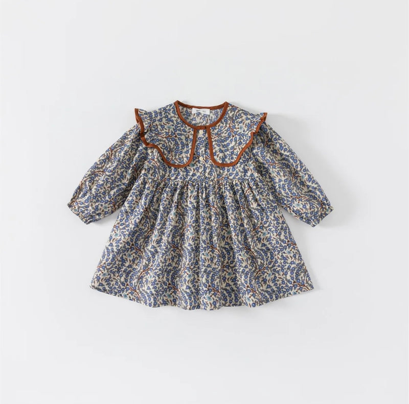 Chargez l&#39;image dans la visionneuse de la galerie, Robe fille bleu foncé avec col brun – Modèle Kali en coton doux
