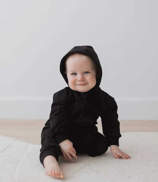 Barboteuse à capuche noire coton bio
