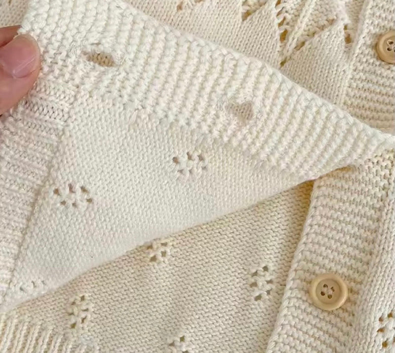 Chargez l'image dans la visionneuse de la galerie, Cardigan bébé fille en tricot doux été et respirant ivoire – Kali
