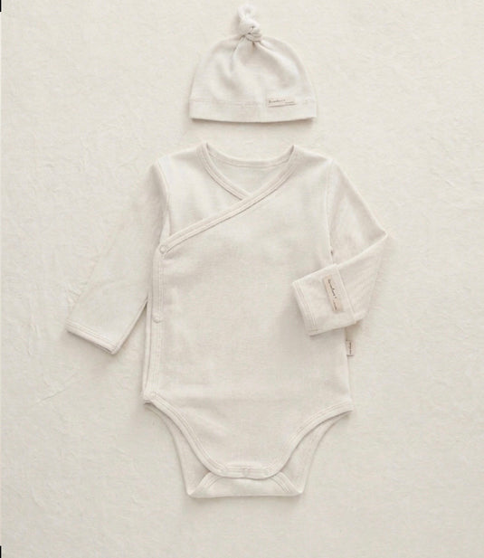 Grenouillère pour bébé avec bonnet en coton bio