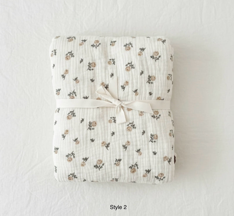 Chargez l'image dans la visionneuse de la galerie, Mousseline bébé florale vintage 100% coton – Kaki Lilas
