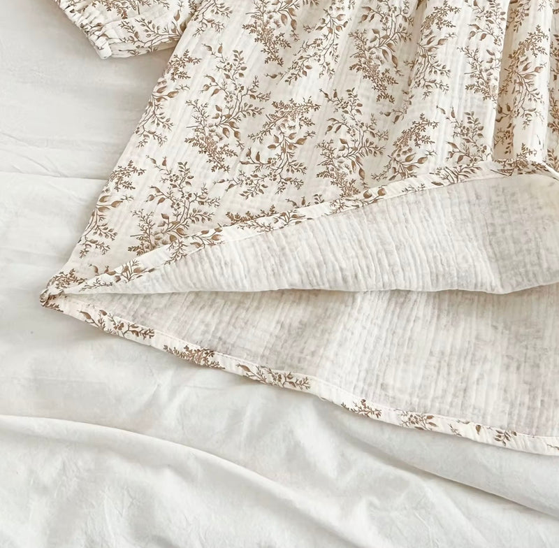 Load image into Gallery viewer, Robe fille vintage fleurie à manches longues et dentelle - Pré-commande
