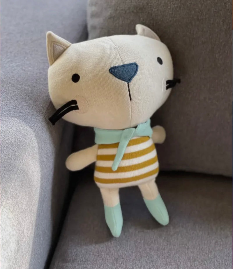 Load image into Gallery viewer, Handmade plush toy: Rémi the cat 
