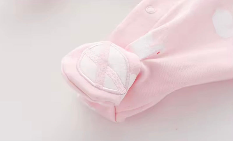 Load image into Gallery viewer, Combinaison bébé en coton à cygnes – Rose 🌸 - Pré-commande
