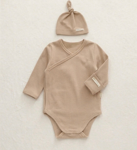 Grenouillère pour bébé avec bonnet en coton bio