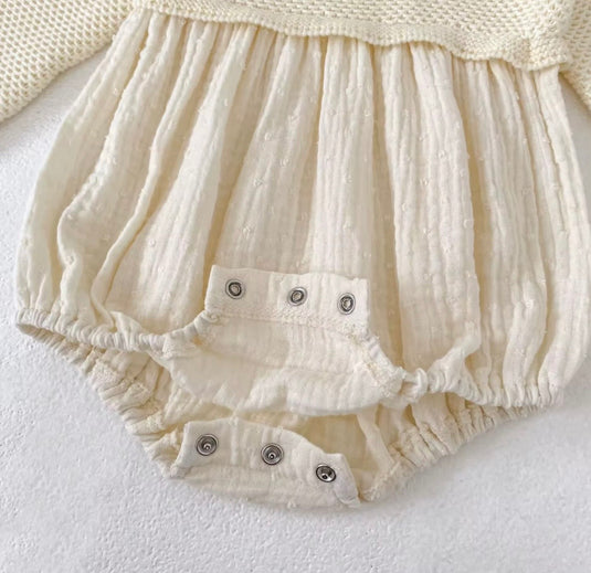 Barboteuse bébé fille en coton et tricot ivoire – Automne-Hiver