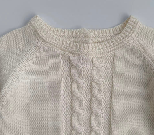 Chandail fille en tricot ivoire avec torsades – Automne-Hiver