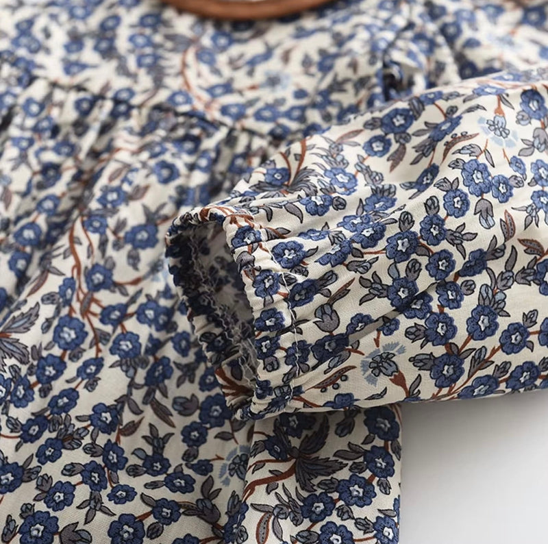 Chargez l&#39;image dans la visionneuse de la galerie, Robe fille bleu foncé avec col brun – Modèle Kali en coton doux
