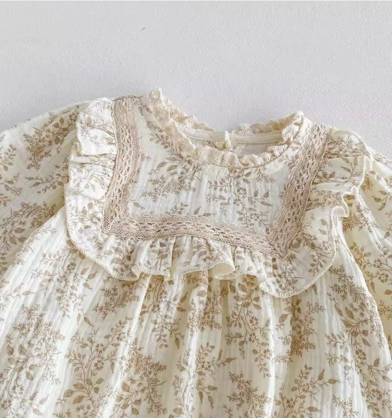 Chargez l'image dans la visionneuse de la galerie, Barboteuse bébé fille Liberty beige en coton doux
