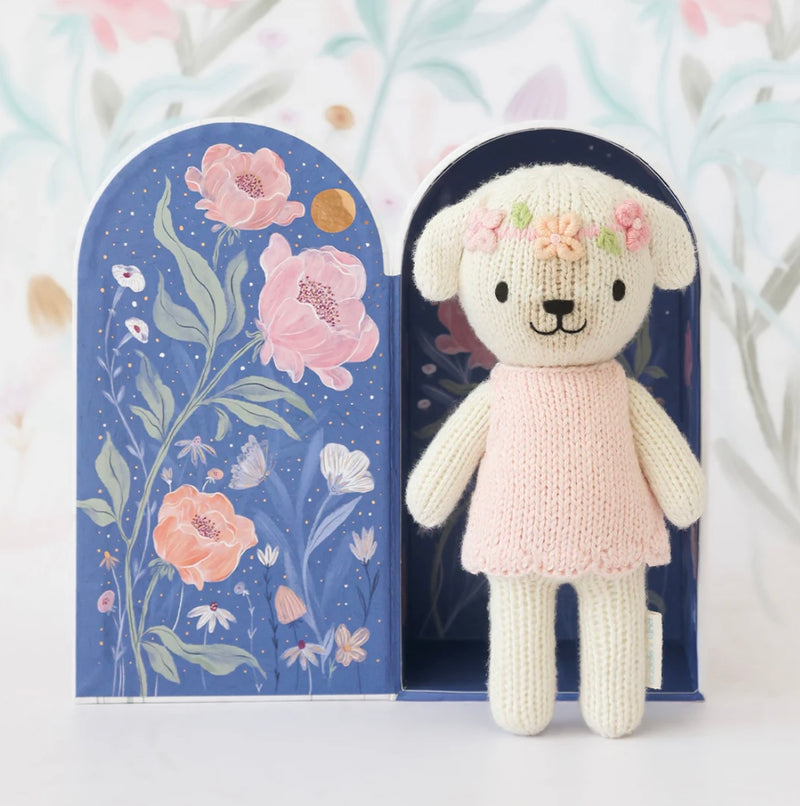 Chargez l&#39;image dans la visionneuse de la galerie, Peluche avec jolie boîte - tiny prime 6&quot; - Charlotte le chien - Cuddle + Kind
