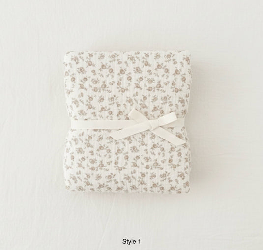 Mousseline bébé florale vintage 100% coton – Kaki Lilas