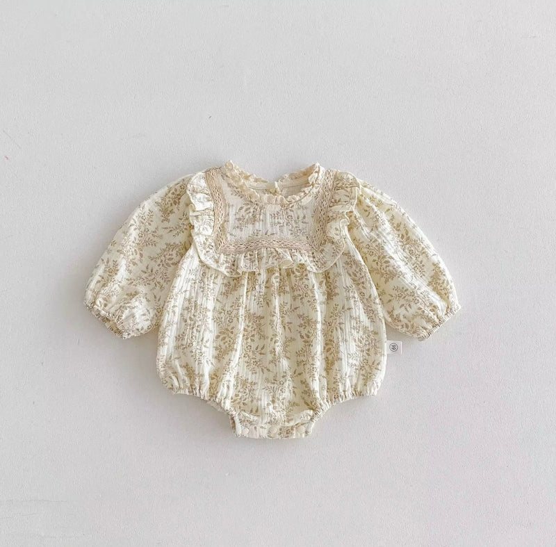Chargez l&#39;image dans la visionneuse de la galerie, Barboteuse bébé fleurie coton doux – style bohème chic – Kali
