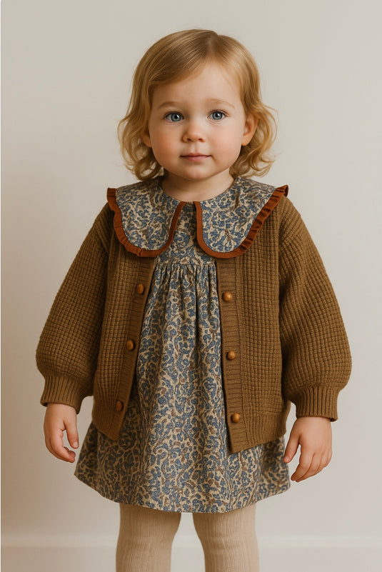 Ensemble Cardigan vintage en tricot doux pour enfant – Kaki Lilas et robe fille bleu foncé avec col brun – Modèle Kali en coton doux