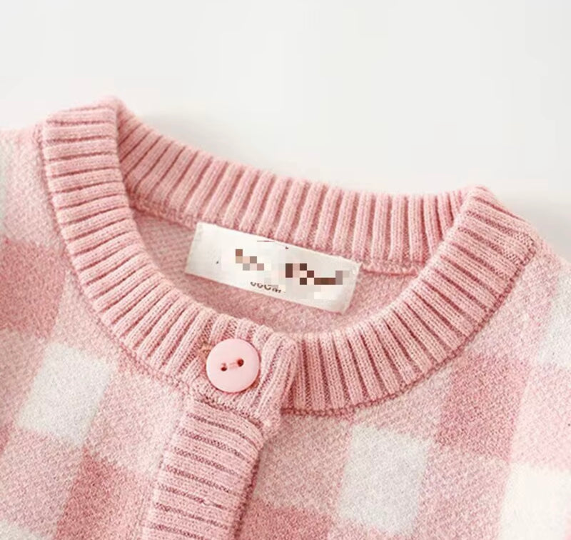 Chargez l'image dans la visionneuse de la galerie, Ensemble deux pièces pour fille en tricot à carreaux roses et ivoire 🌸 - Pré-commande
