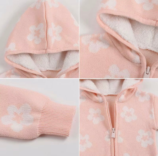 Combinaison bébé fille en tricot à capuche et fermeture éclair – Rose à fleurs ivoire 🌸 - Pré-commande